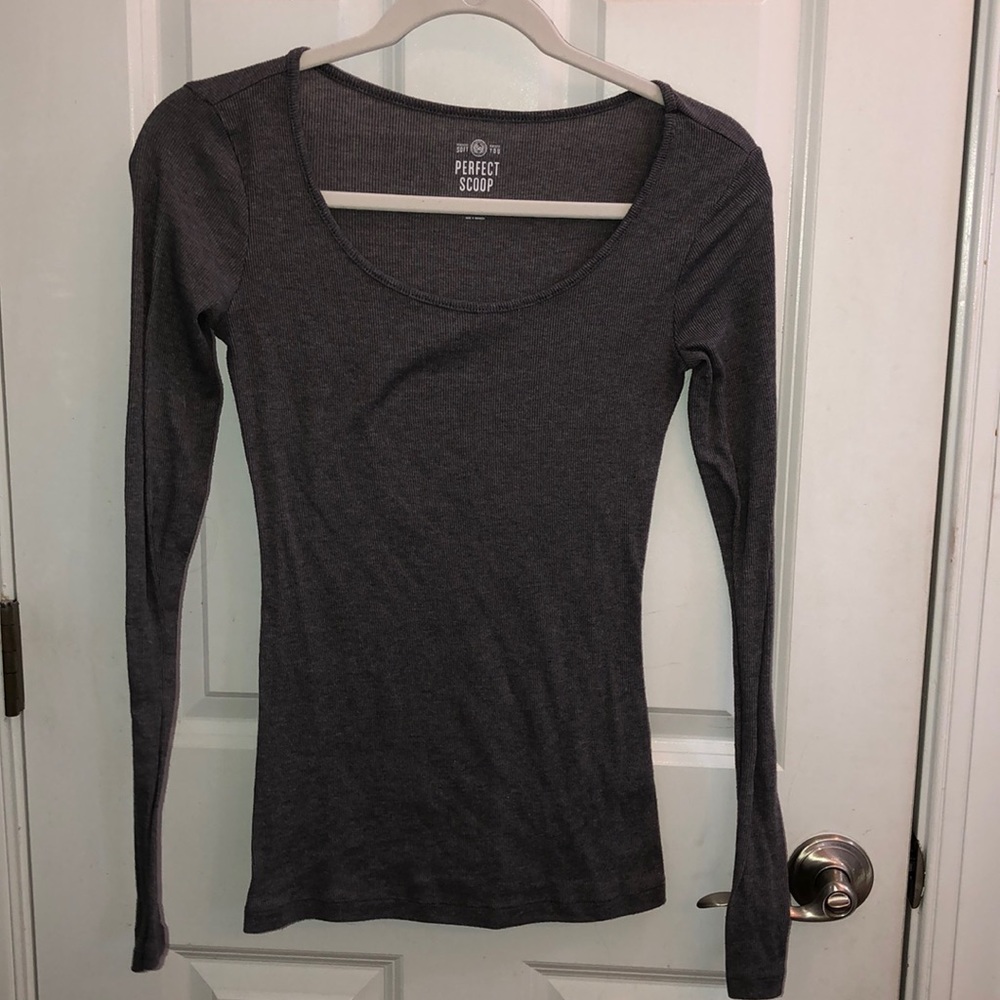 American Eagle perfect scoop long sleeve